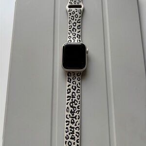 Apple Watch - Series 9 - 41mm - Starlight